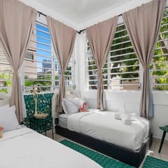 Villa Bohemia I, Unit 2: Floor 2 suite